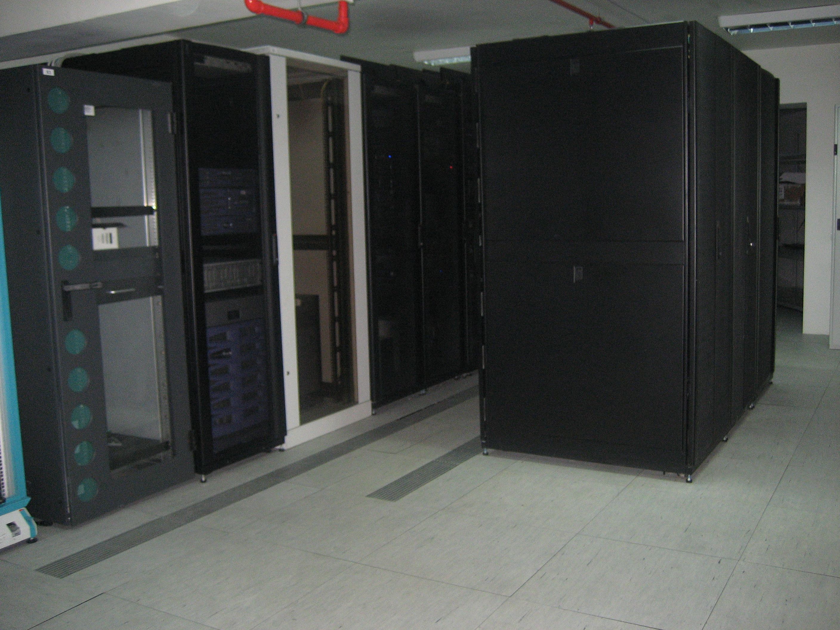 серверные стойки