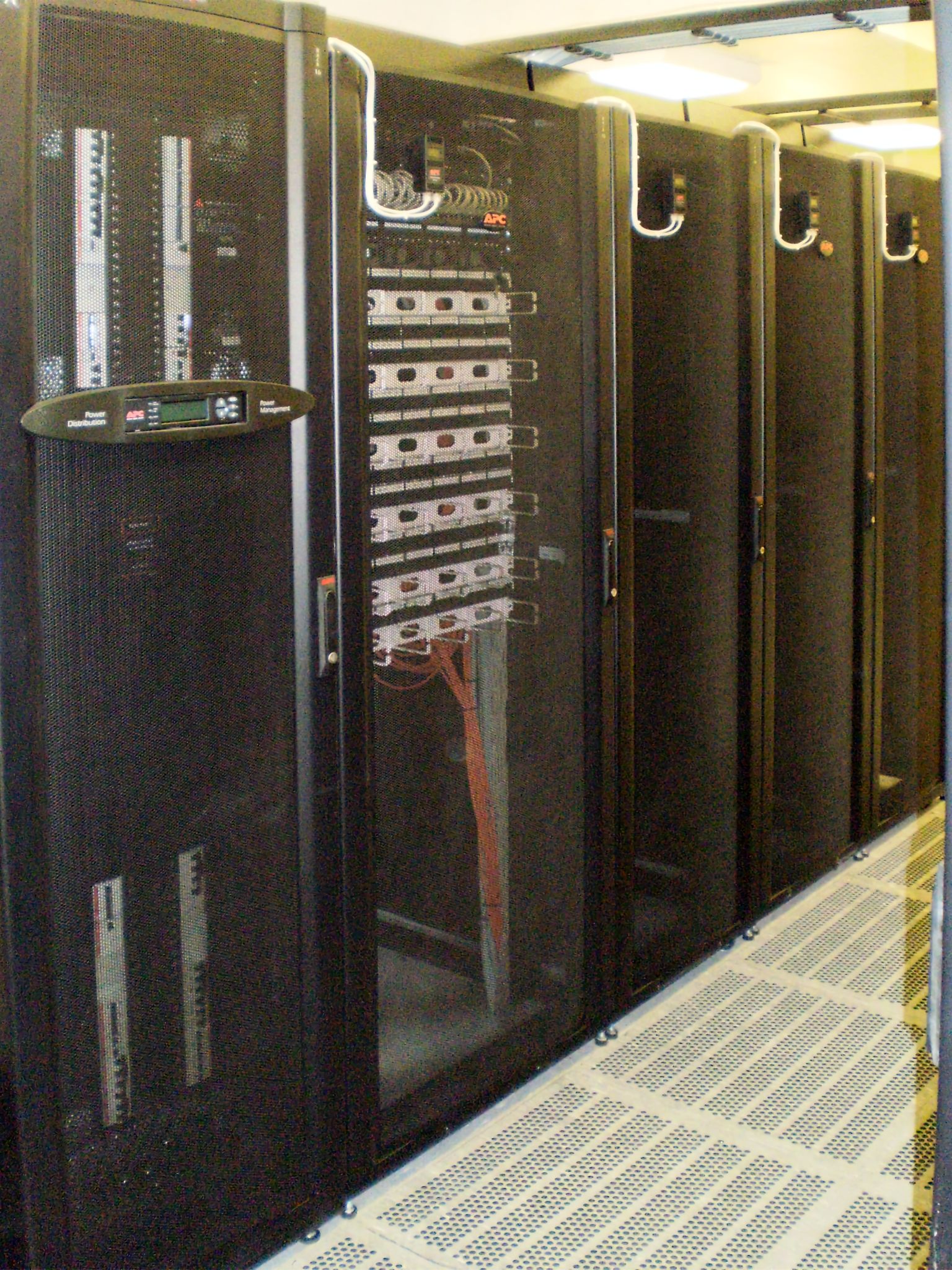 серверные стойки