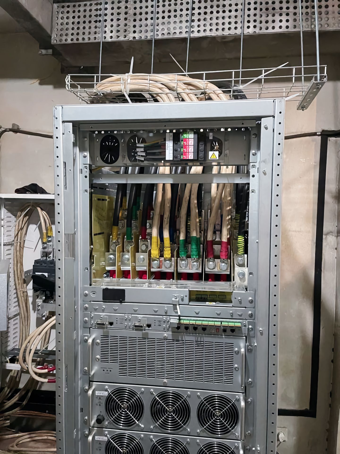 ИБП мощностью 200кВт для Банка Freedom Finance