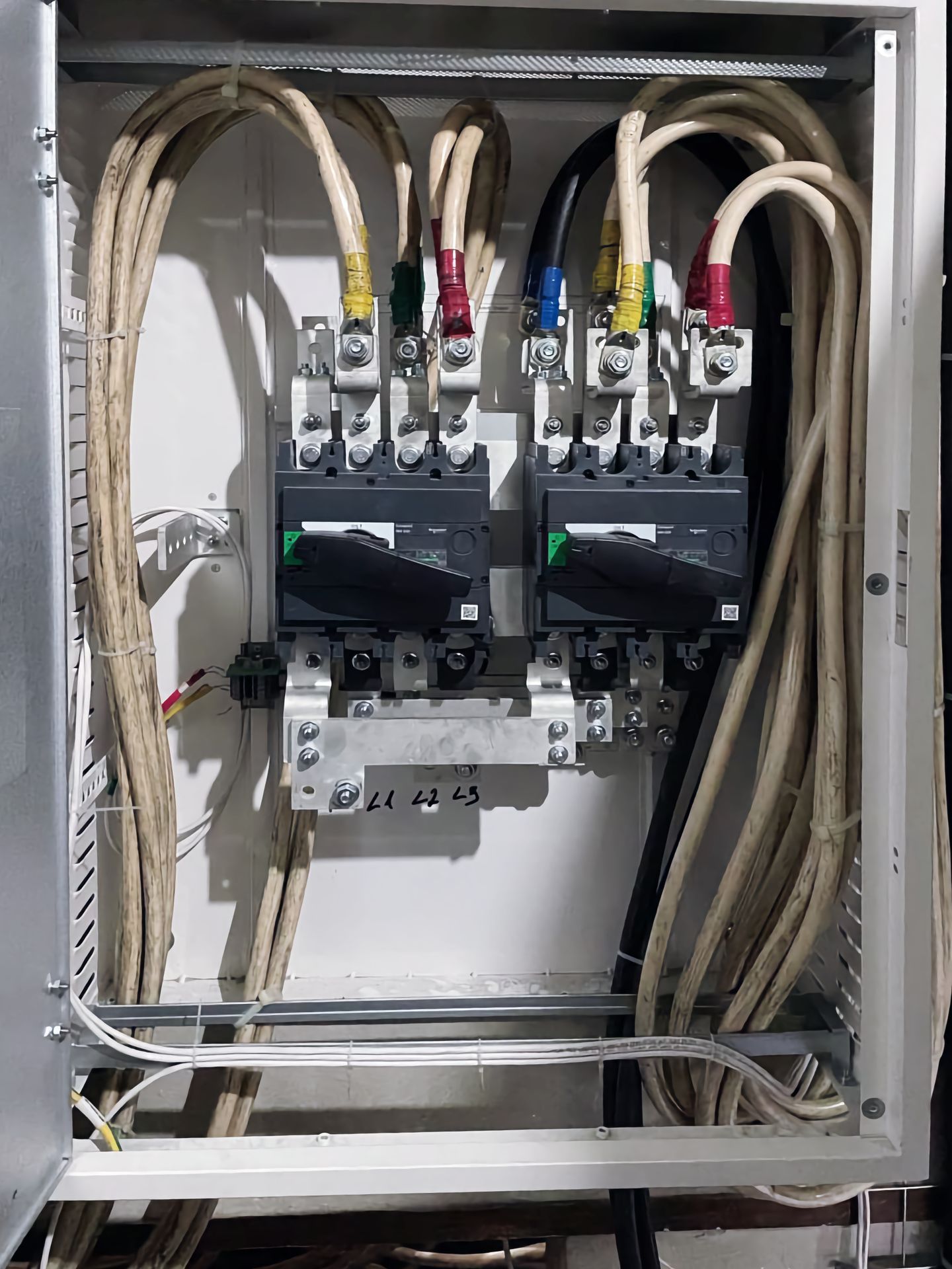 ИБП мощностью 200кВт для Банка Freedom Finance