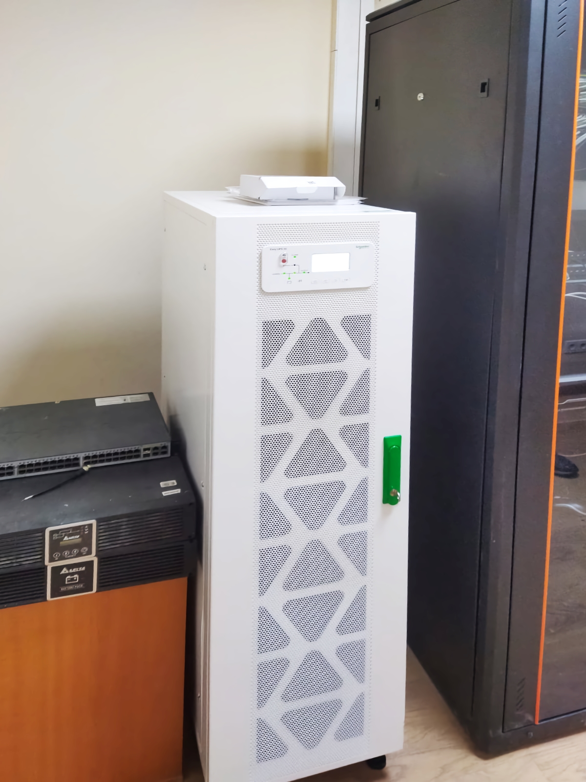 ИБП мощностью 200кВт для Банка Freedom Finance