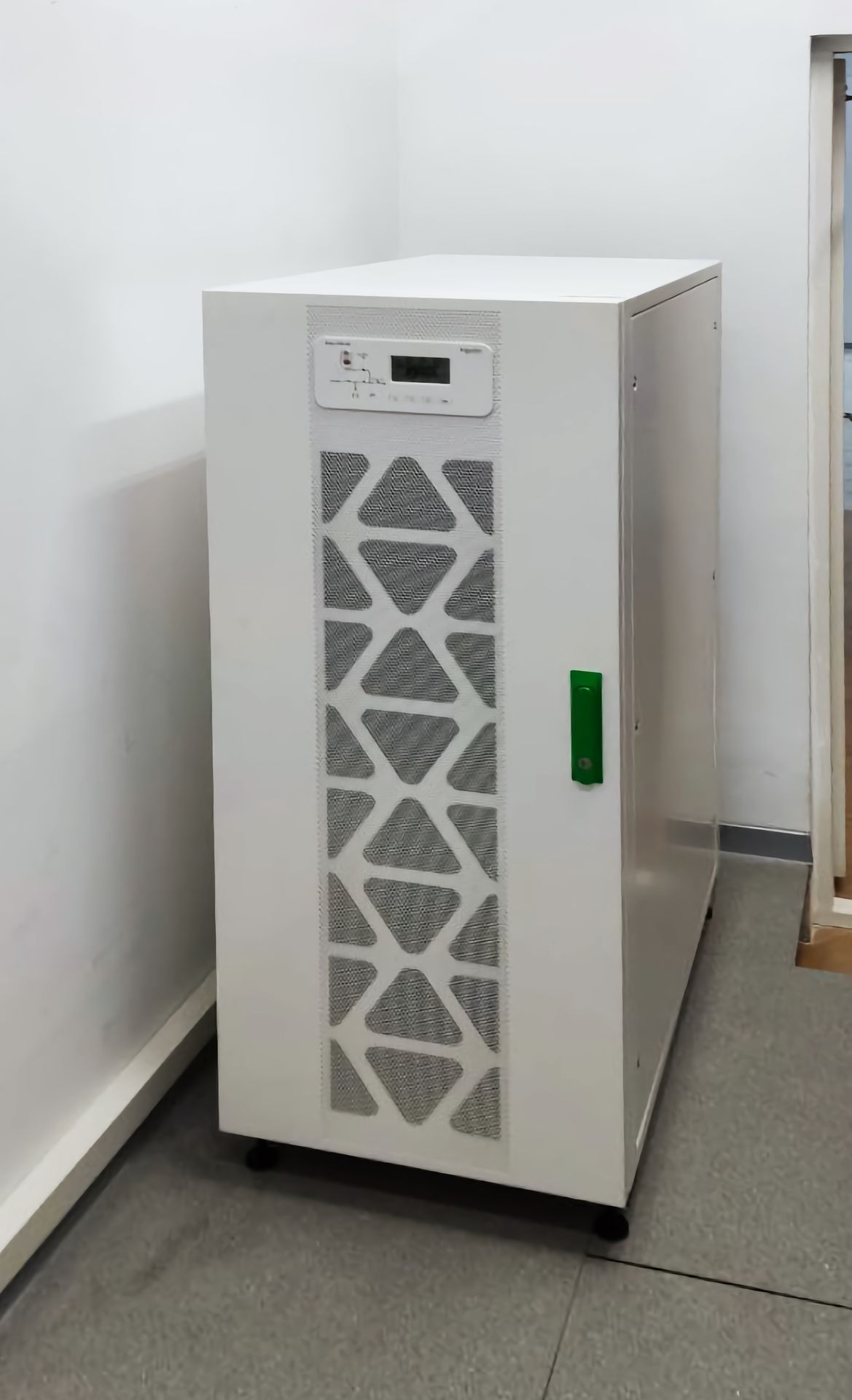 ИБП Easy UPS 3M мощностью 160кВт для АО Банк ЦентрКредит в г. Шымкент