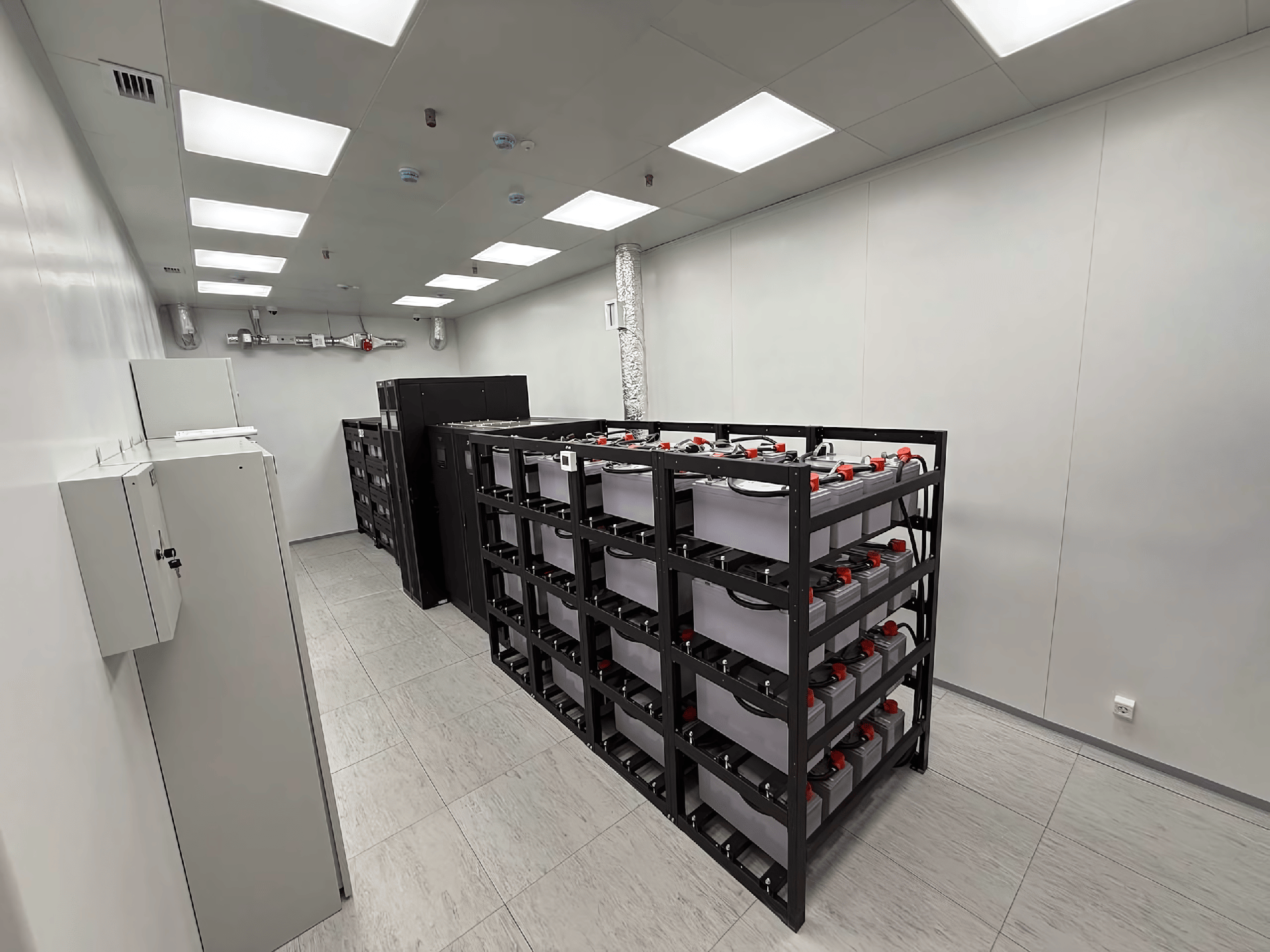 ЦОД для АО "Евразийский Банк" в новом здании на ул. Кунаева, 56