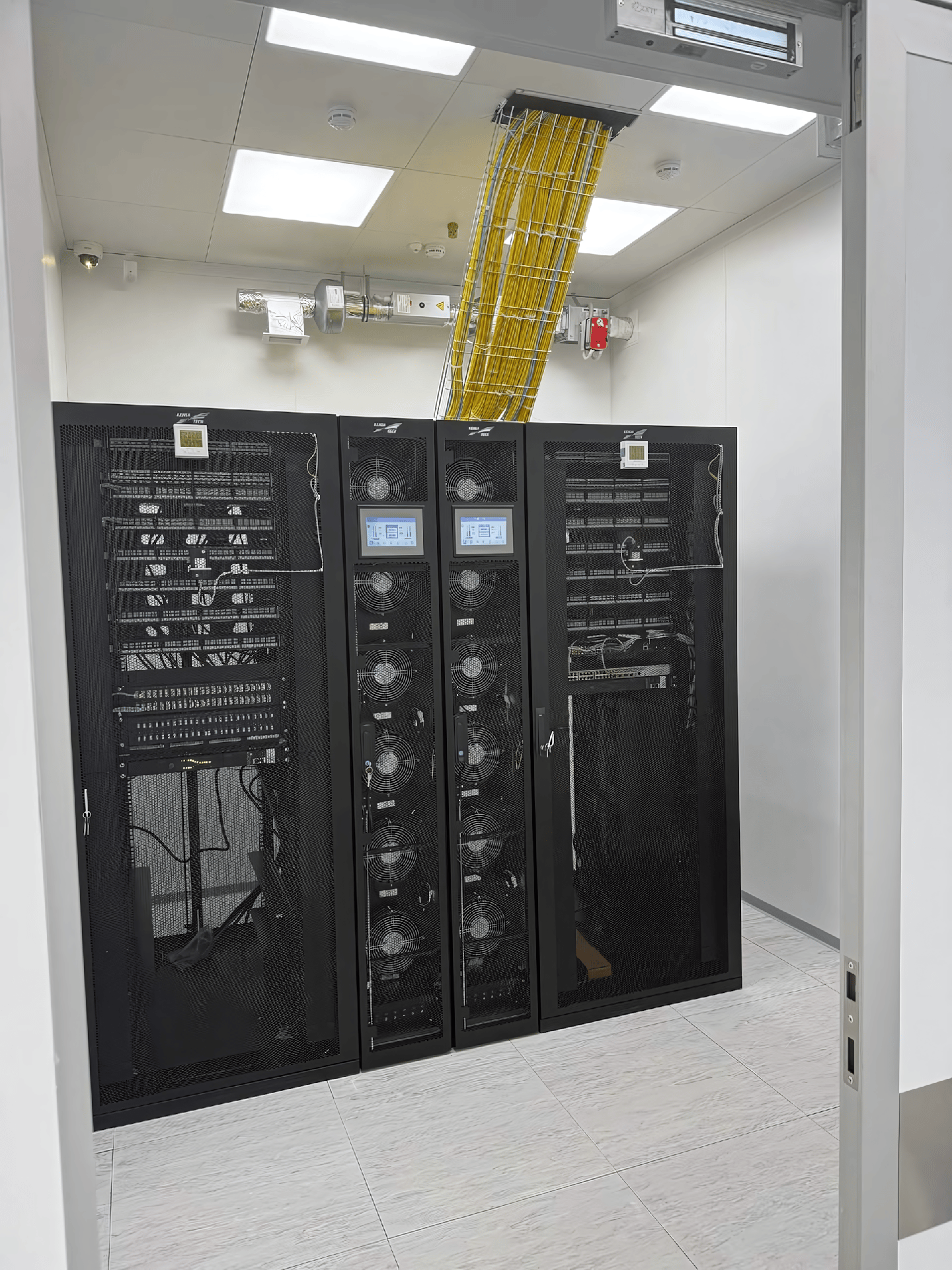 ЦОД для АО "Евразийский Банк" в новом здании на ул. Кунаева, 56