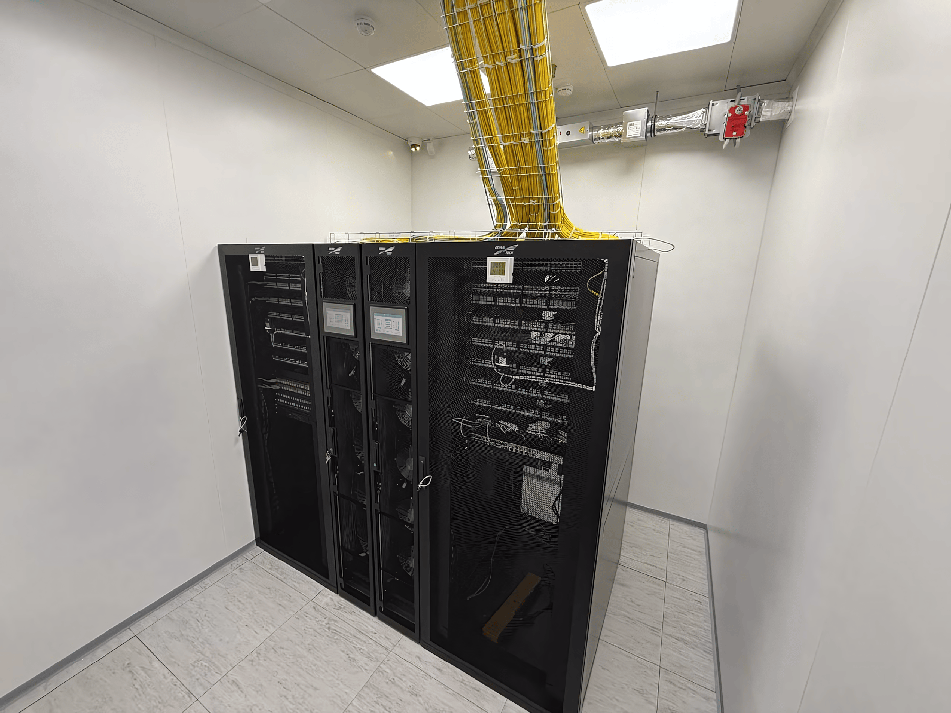 ЦОД для АО "Евразийский Банк" в новом здании на ул. Кунаева, 56