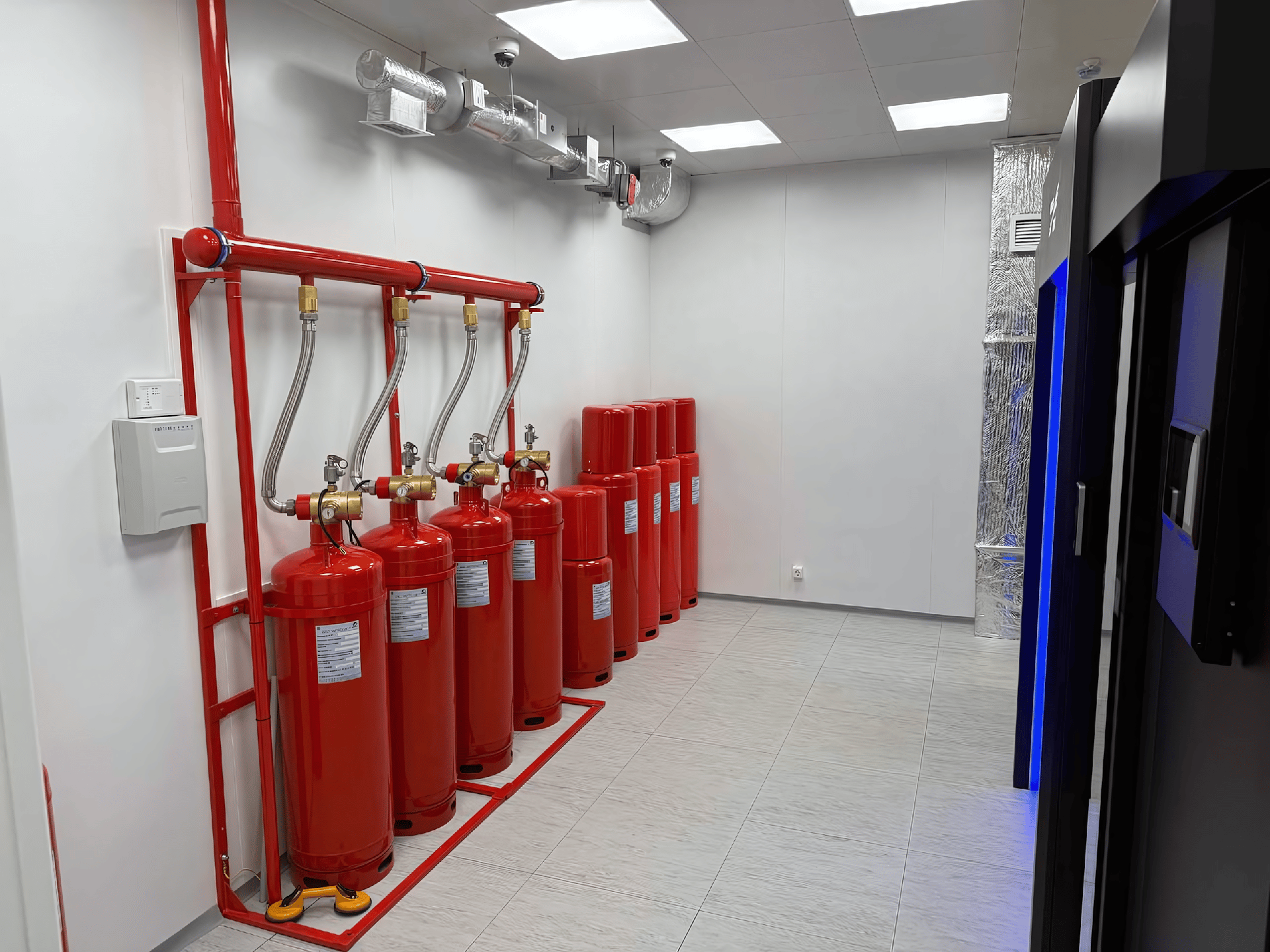 ЦОД для АО "Евразийский Банк" в новом здании на ул. Кунаева, 56