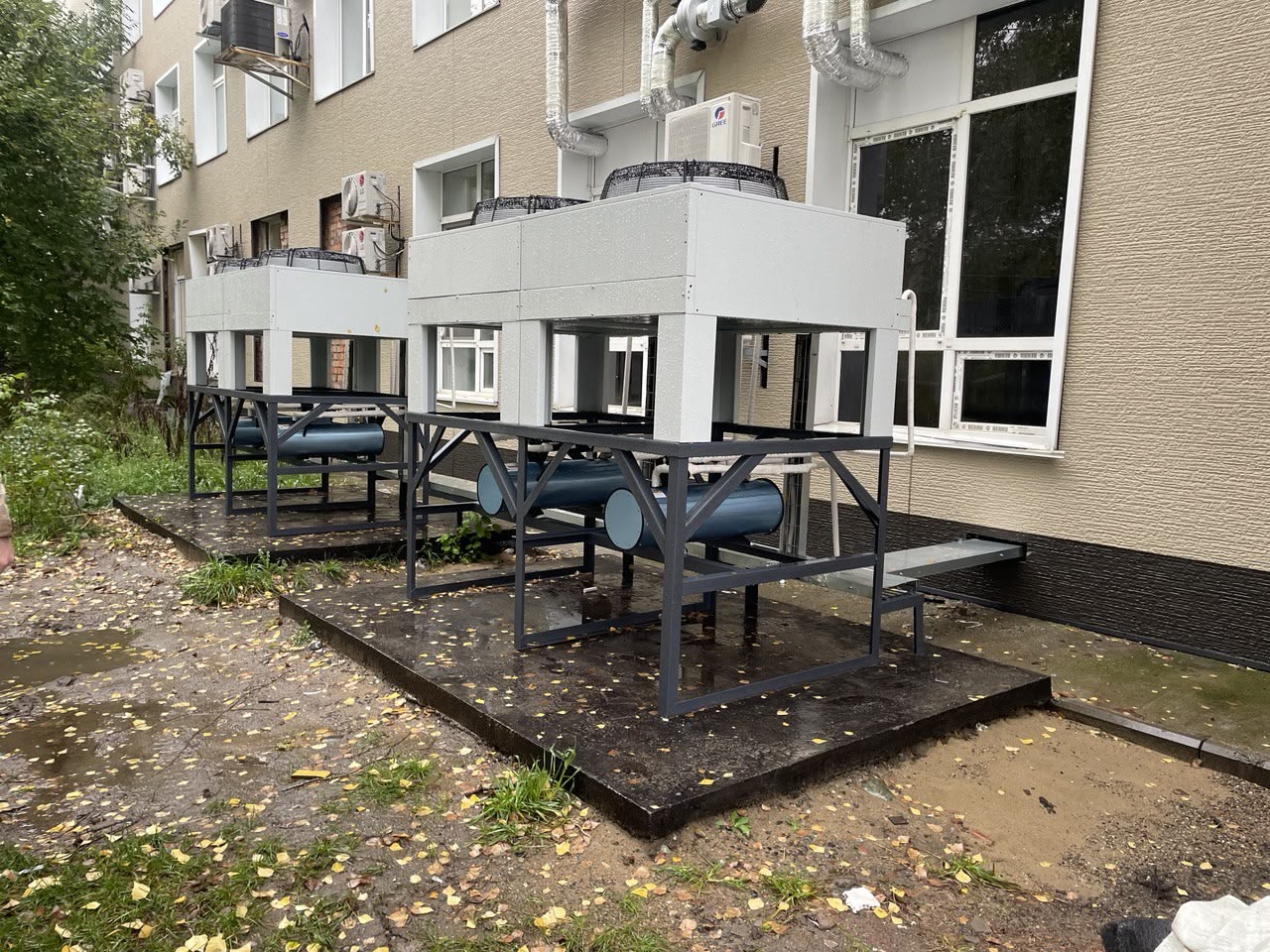 Наружные холодоснабжающие модули на площадке ЦОД УКТМК.