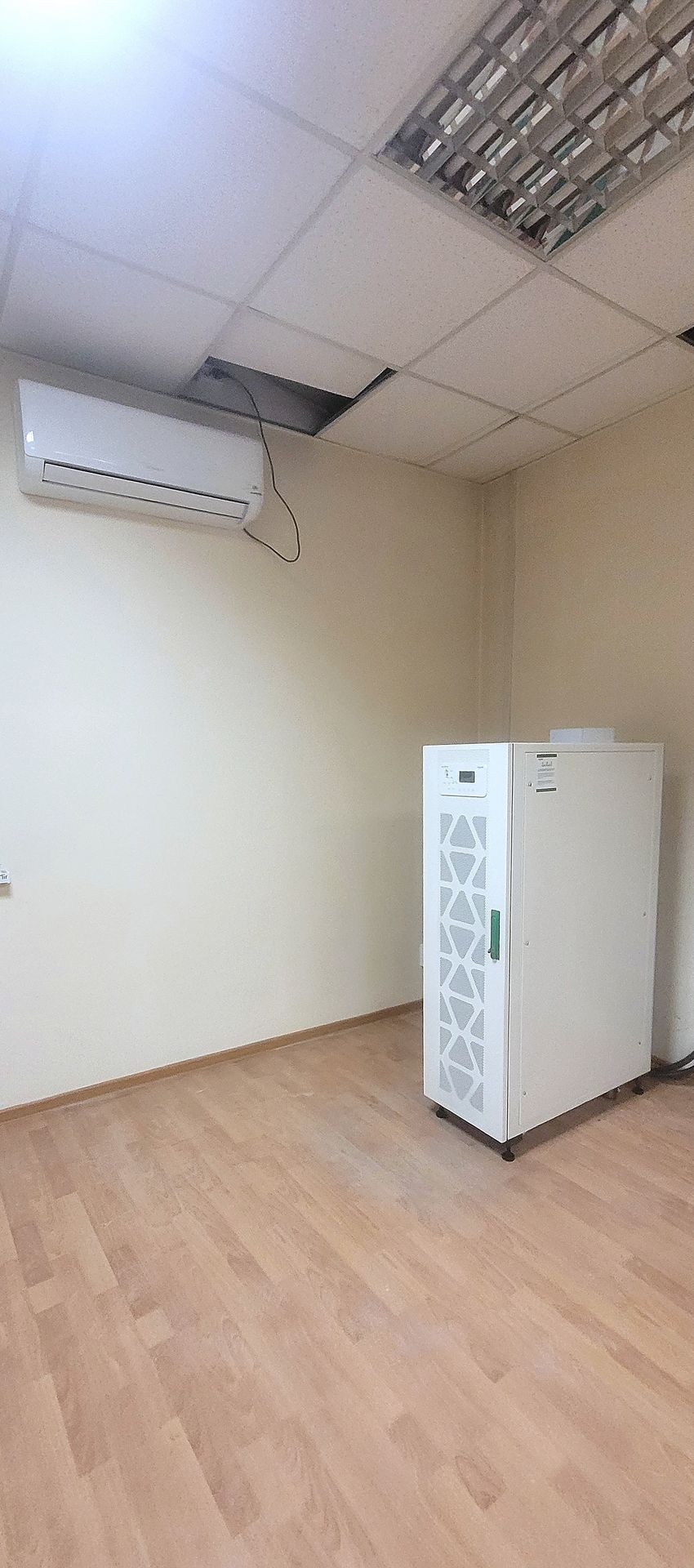 ИБП Easy UPS 3S в помещении объекта