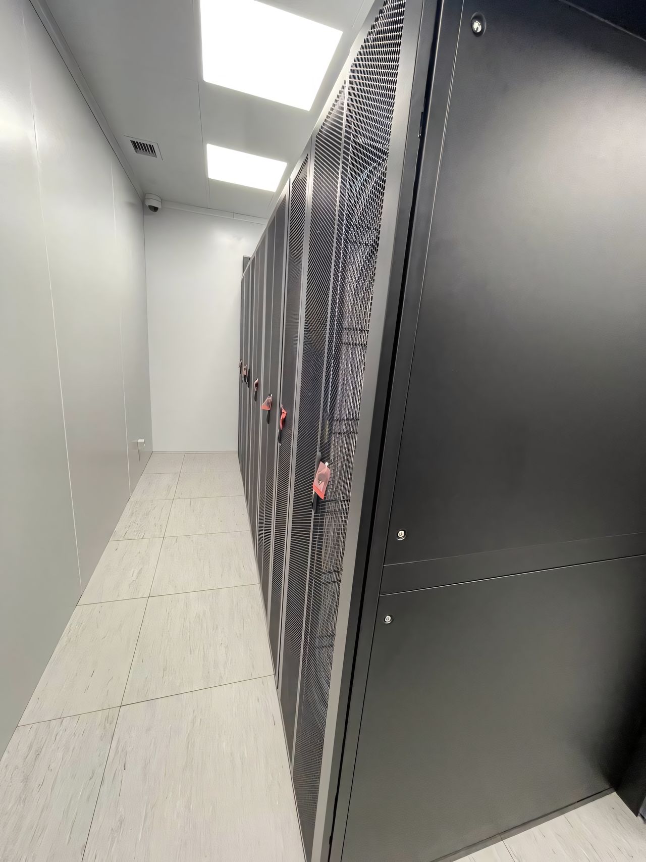 ЦОД для Усть-Каменогорского титано-магниевого комбината (УКТМК)