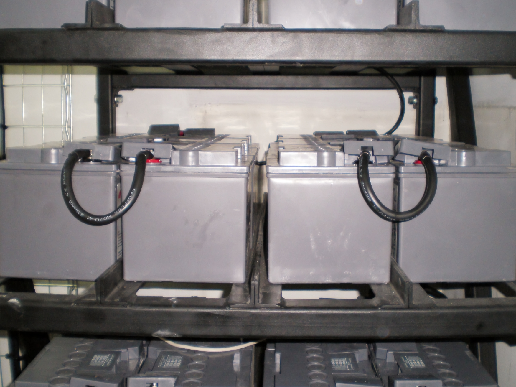 Поставка, установка и запуск ИБП APC Silcon 60kVA для Управления Делами Президента РК