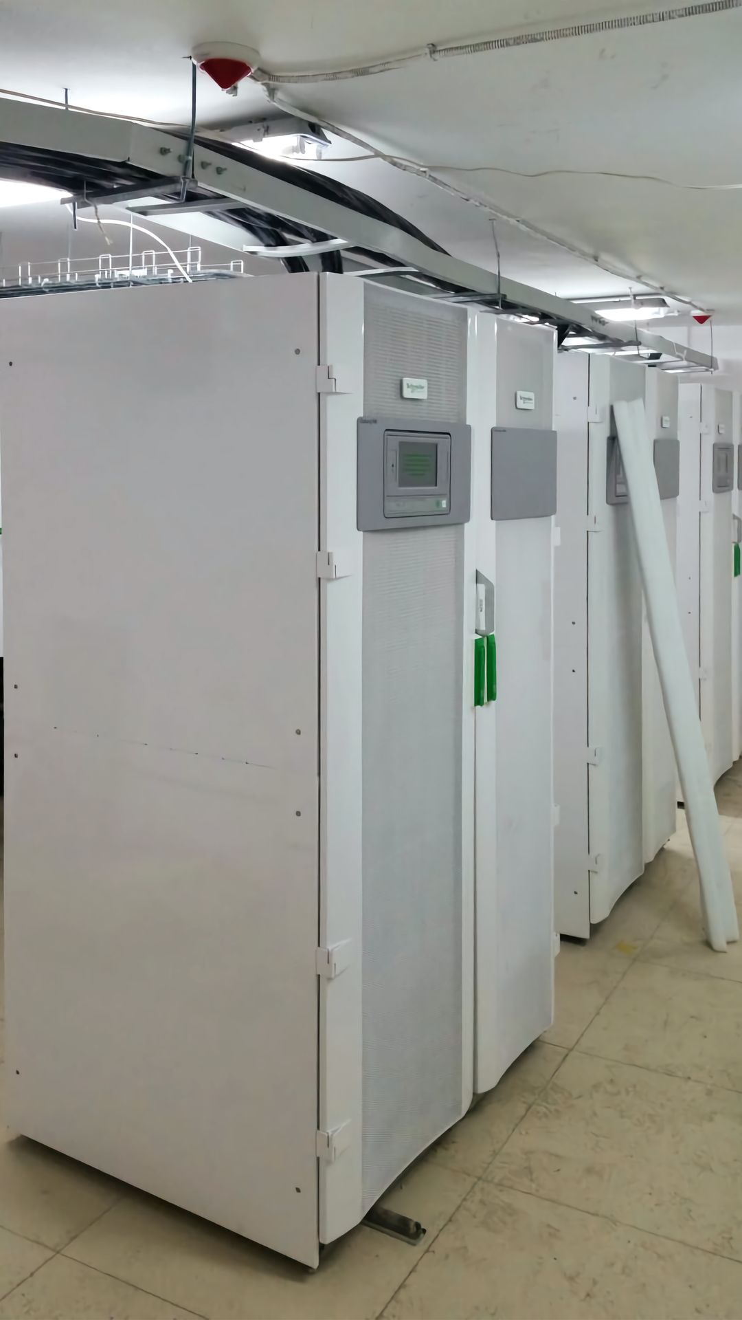 Установка и запуск первого в РК ИБП SE Galaxy VM 200kVA для Гарыш Сапары - г. Нур-Султан